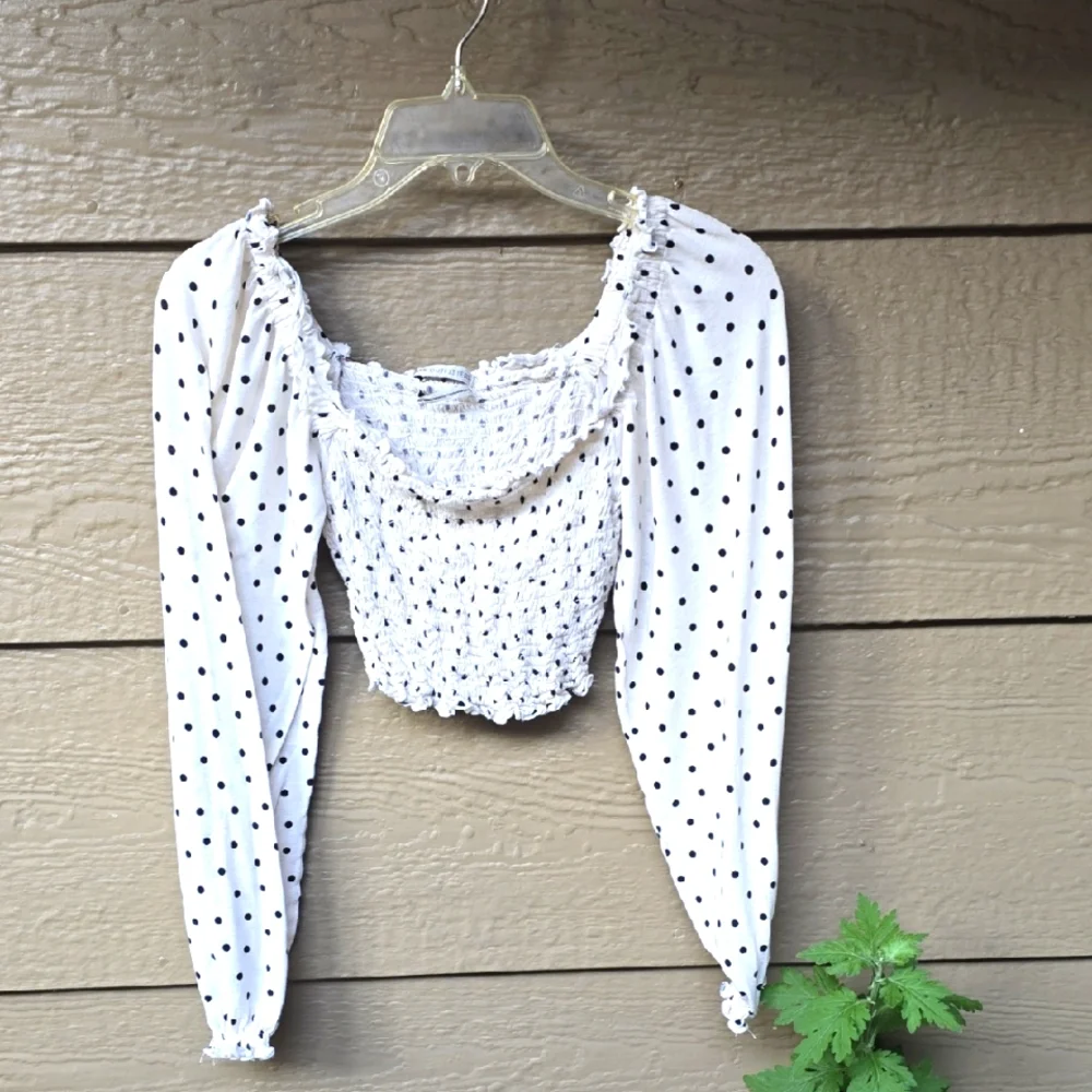 Urban Outfitters Super Soft Polka Dot Smoked Cropped Long Sleeve Top Small S - Picture 5 of 11